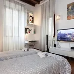 Rental In Rome Mial House